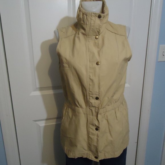 Safari Vest - Picture 3 of 6